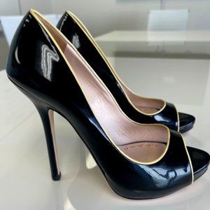 Like New! Worn once! Authentic Miu Miu Pumps